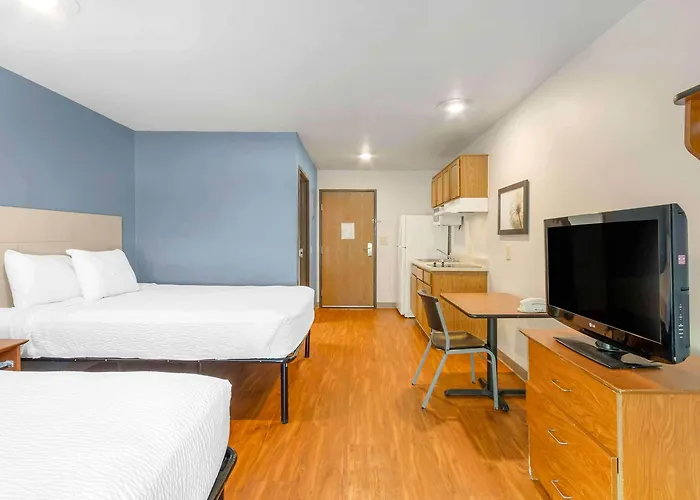Extended America Select - Charleston - - I-526 North Charleston